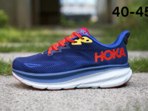 Hoka Clifton 9